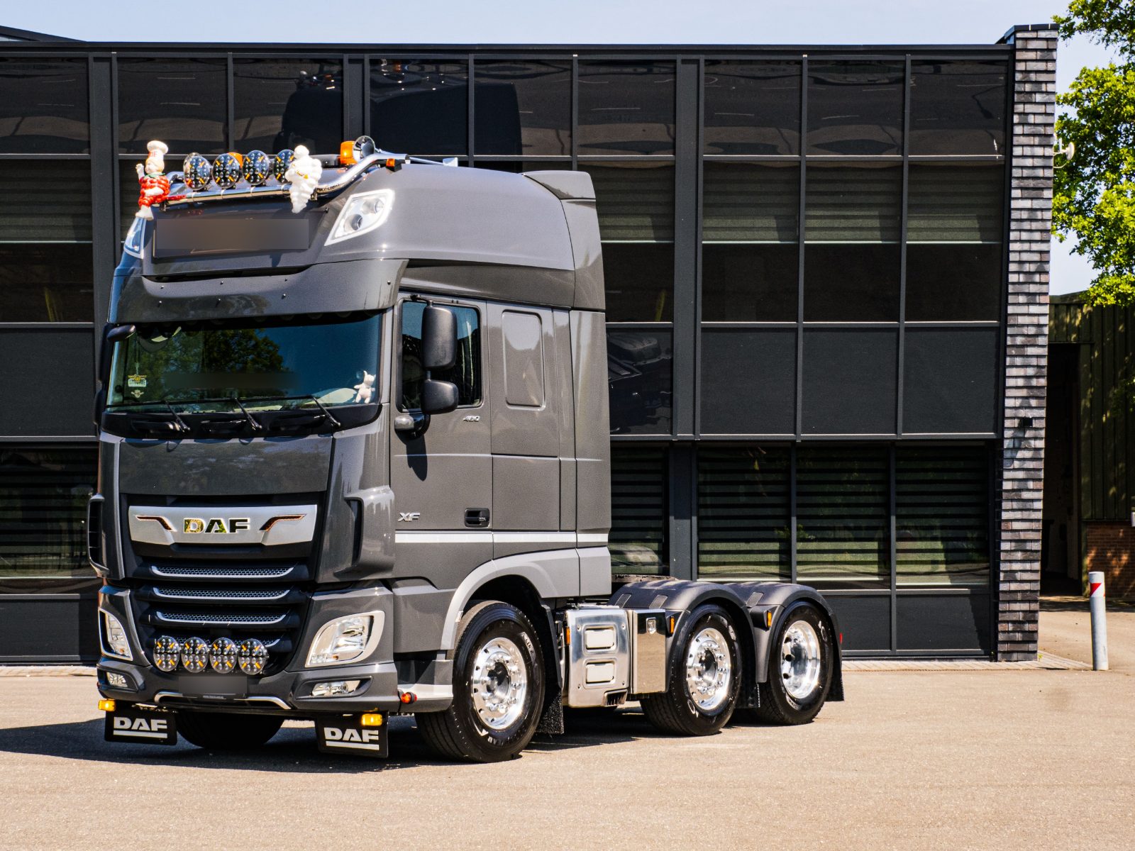 DAF XF tractor unit